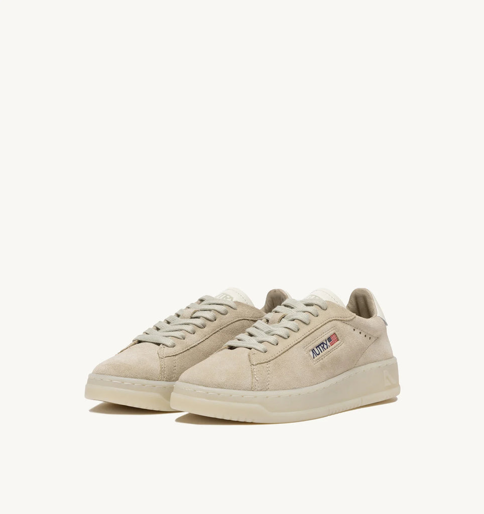 AUTRY Sneakers Dallas Low in  Suede Sabbia