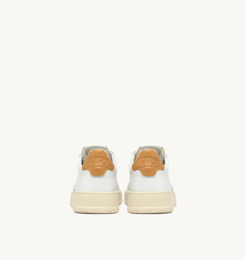 AUTRY Sneakers Medalist Low In Pelle Bianca e Sabbia