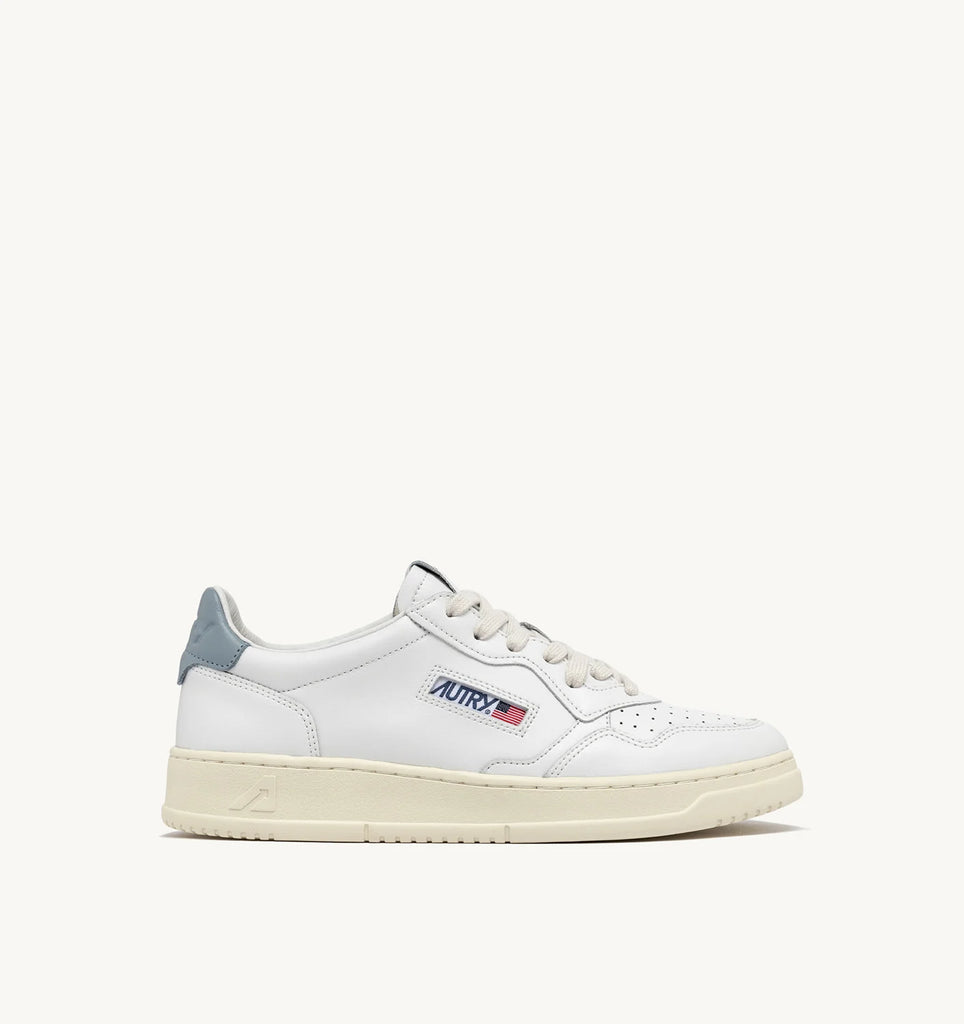 AUTRY Sneakers Medalist Low In Pelle Bianca e Celeste