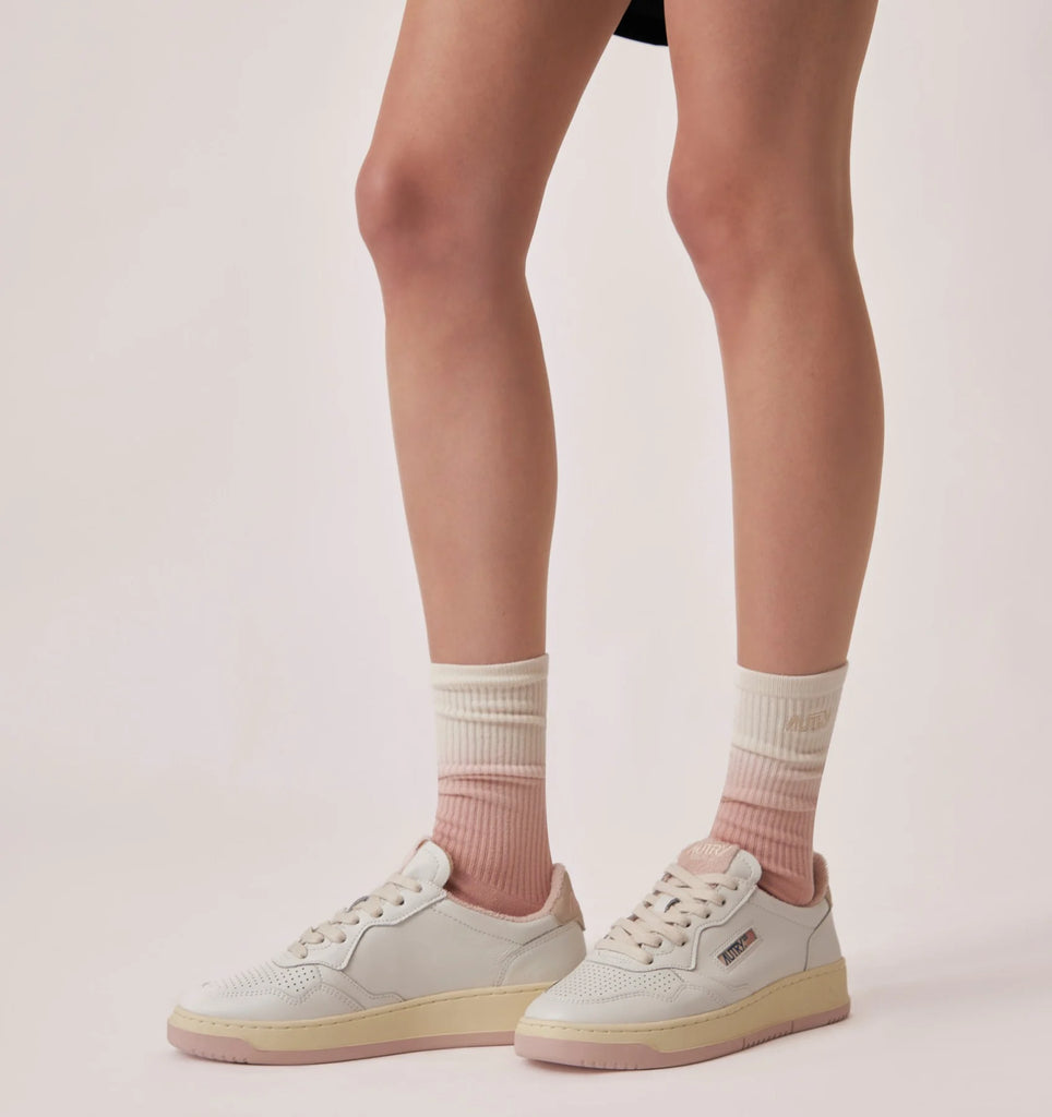 AUTRY Sneakers Medalist Low Virgin/Sponge Bianco e Rosa