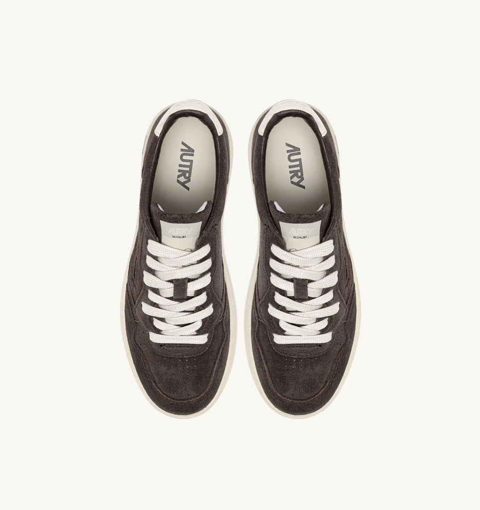 AUTRY Sneakers Medalist Low in Suede Marrone e Bianco