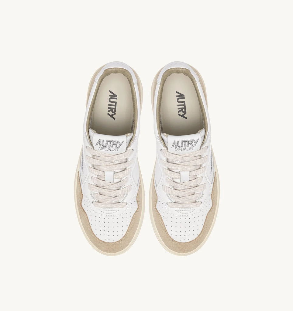 AUTRY Sneakers Medalist Low In Pelle e Suede Colore Bianco e Sponge