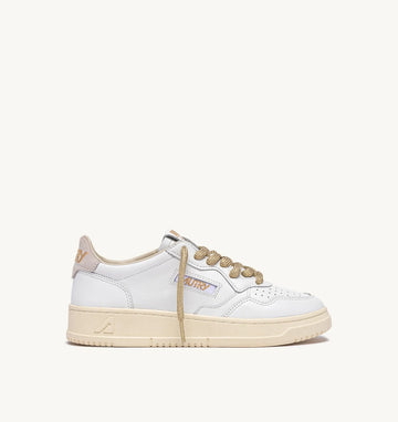 AUTRY Sneakers Medalist Low In Pelle Bianca e dettagli Lurex Oro