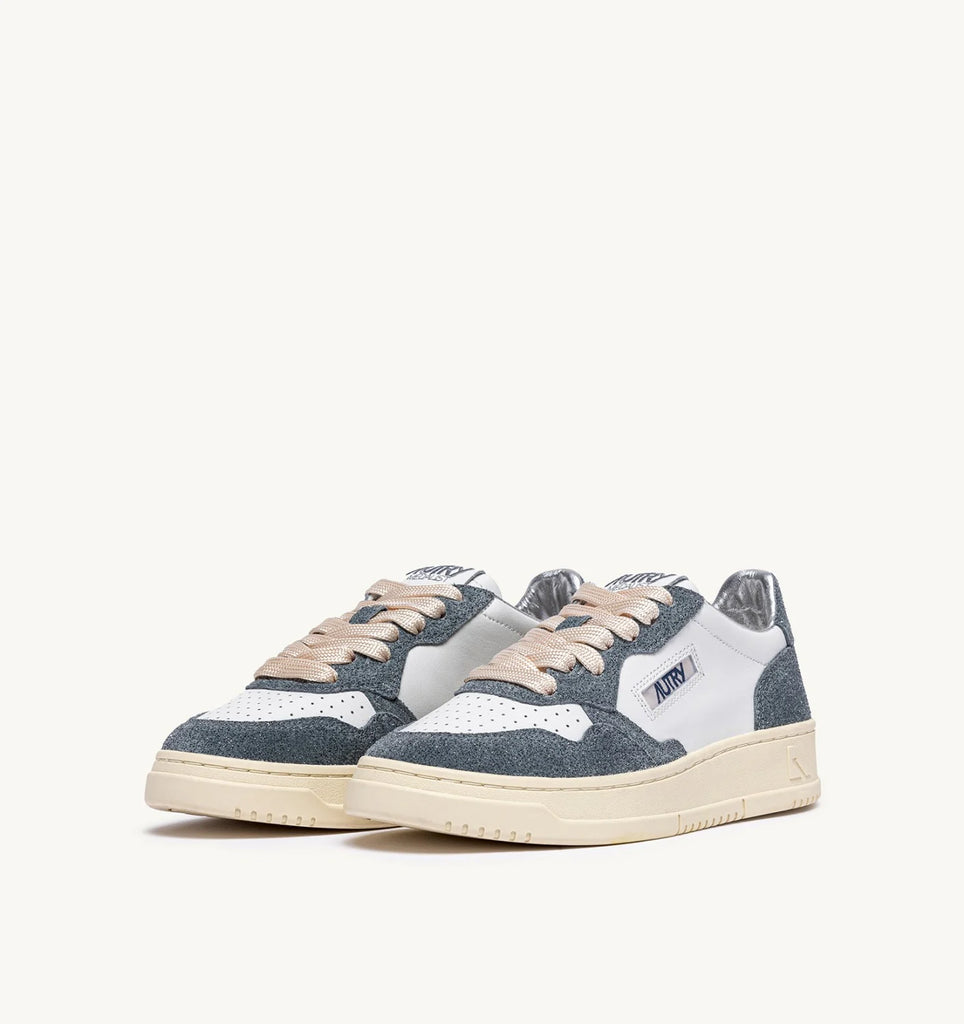 AUTRY Sneakers Medalist Low In Pelle Bianca e dettagli Strass Grigio