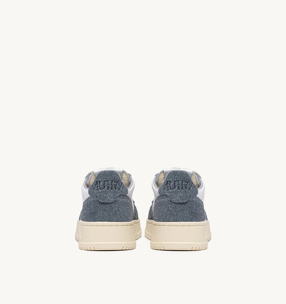 AUTRY Sneakers Medalist Low In Pelle Bianca e dettagli Strass Grigio