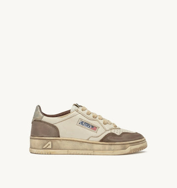 AUTRY Sneakers Medalist Low Super Vintage in Pelle Bianca E Argento e Suede Burn
