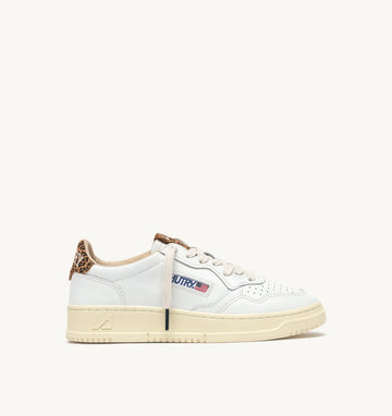AUTRY Sneakers Medalist Low in Pelle Bianca e Suede Leopard