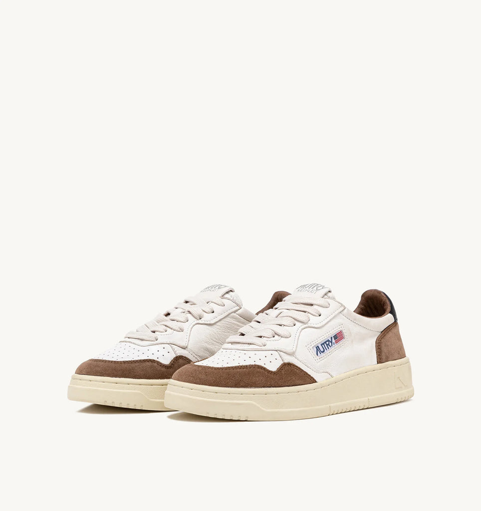AUTRY Sneakers Medalist Low in Pelle e Suede Sigaretta Nero