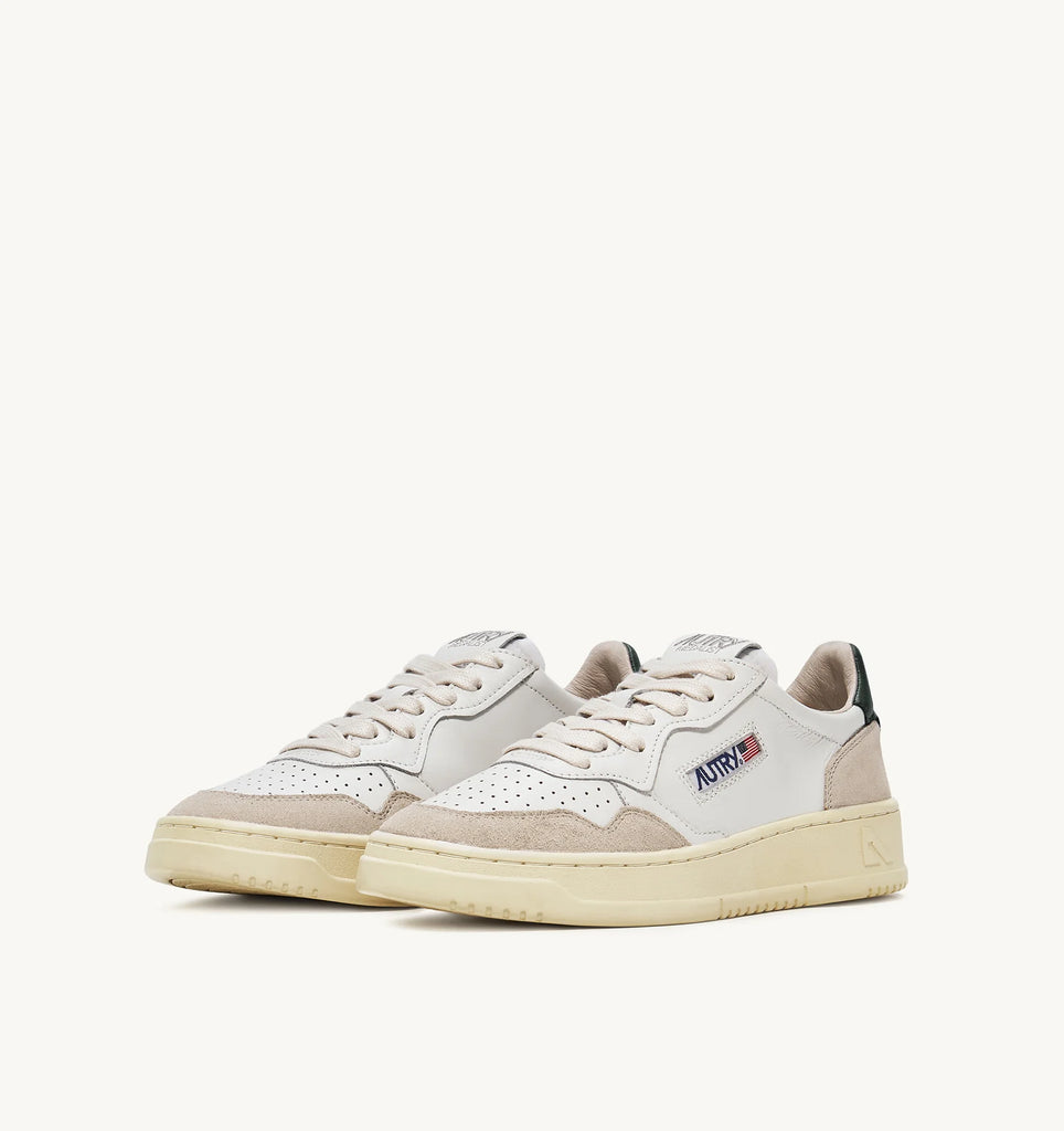 AUTRY Sneaker Medalist Low In Suede e Pelle Bianca e Mount