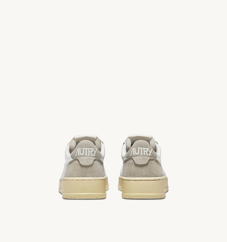 AUTRY Sneakers Medalist Low in Suede e Pelle Bianca e Sand
