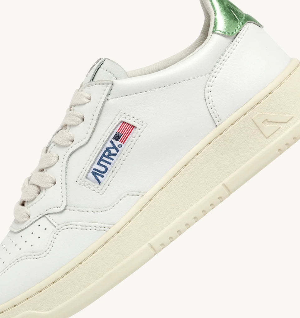 AUTRY Sneakers Medalist Low in pelle bianca e verde