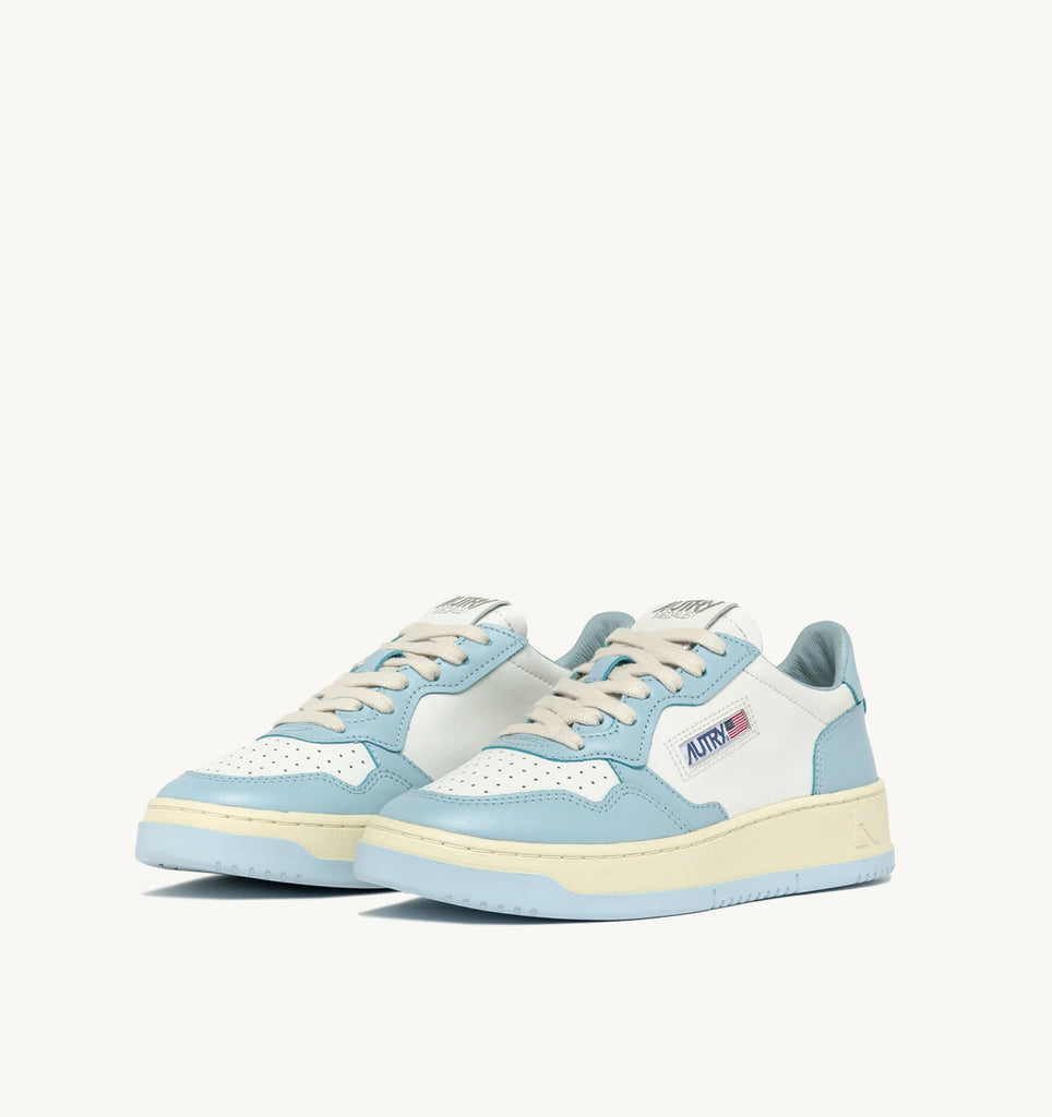 AUTRY Sneakers medalist low in pelle bicolore bianco e celeste