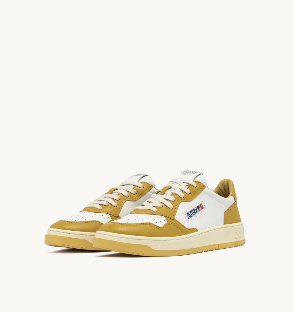AUTRY Sneakers Medalist Low Bicolor In Pelle Bianca e color Miele