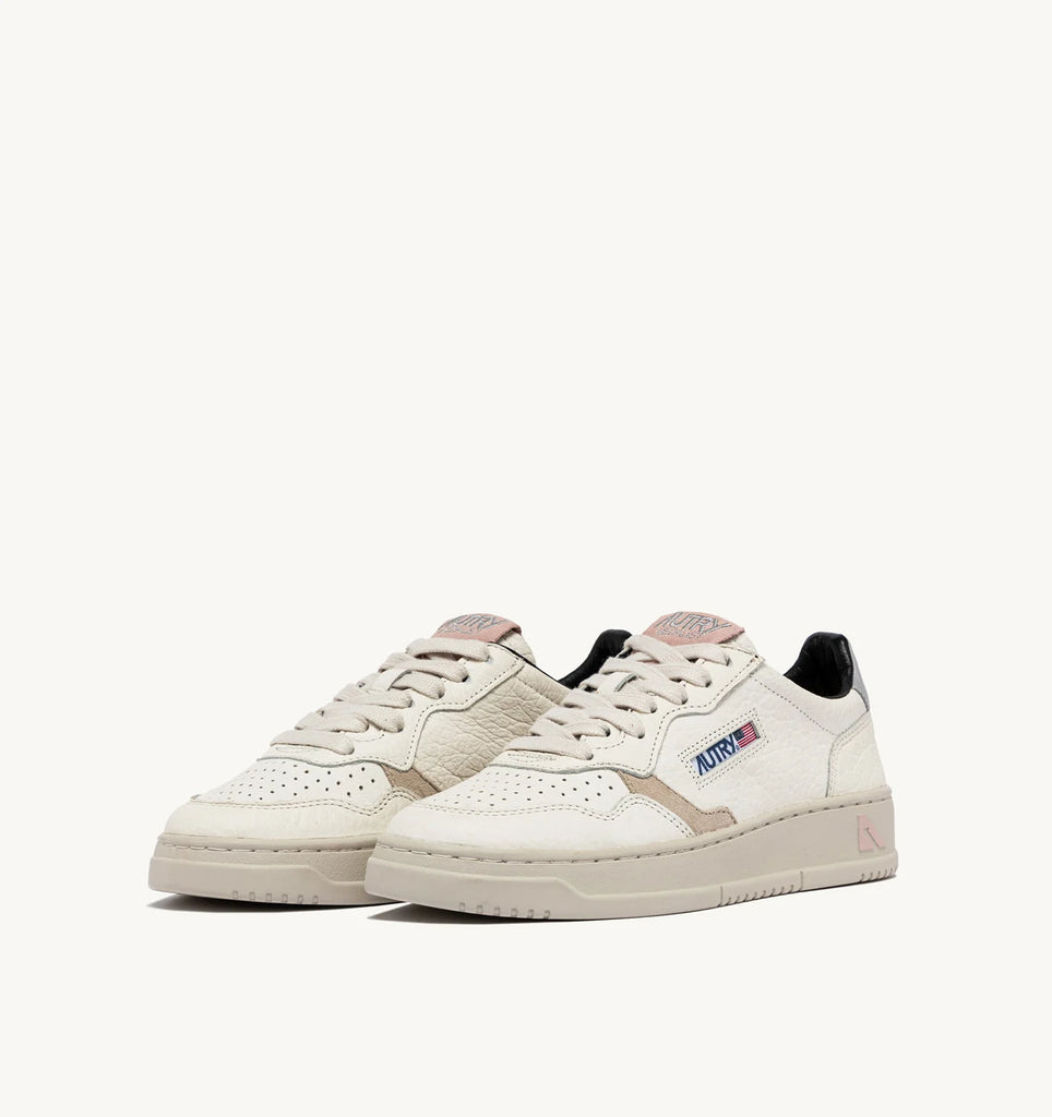 AUTRY Sneakers Medalist Low In Pelle Effetto Elephant e Dettagli Argento e Cipri