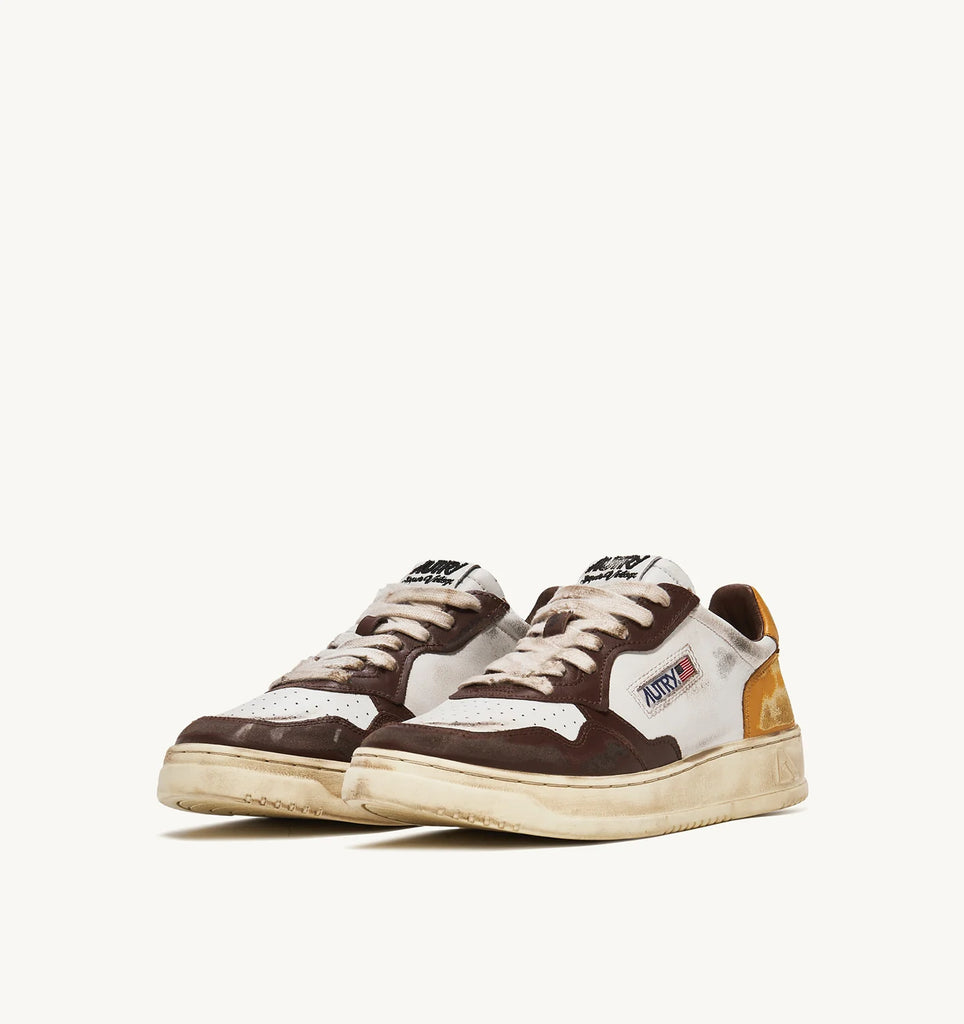 AUTRY Sneakers Medalist Low Super Vintage In Pelle Bianca Honey e Marrone