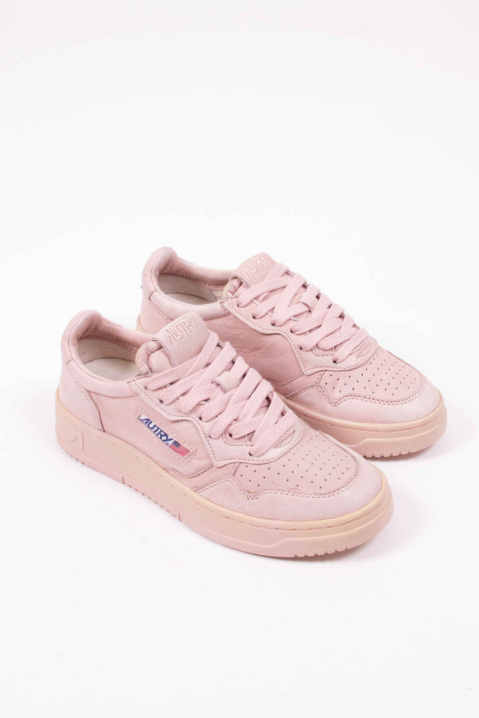 AUTRY SNEAKERS MEDALIST LOW SOLID GOAT - POW ROSA CIPRIA