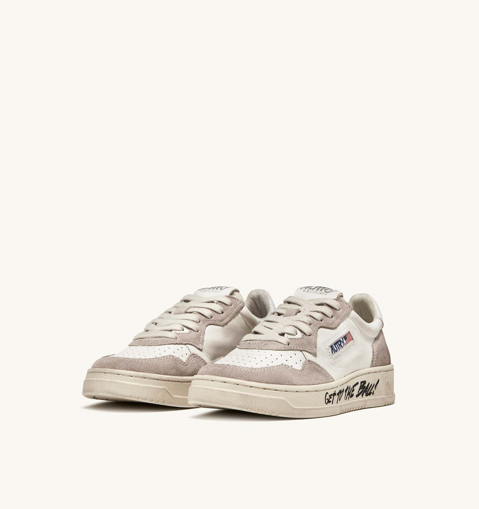 AUTRY ACTION SHOES Sneakers Medalist Low in pelle e suede bianco