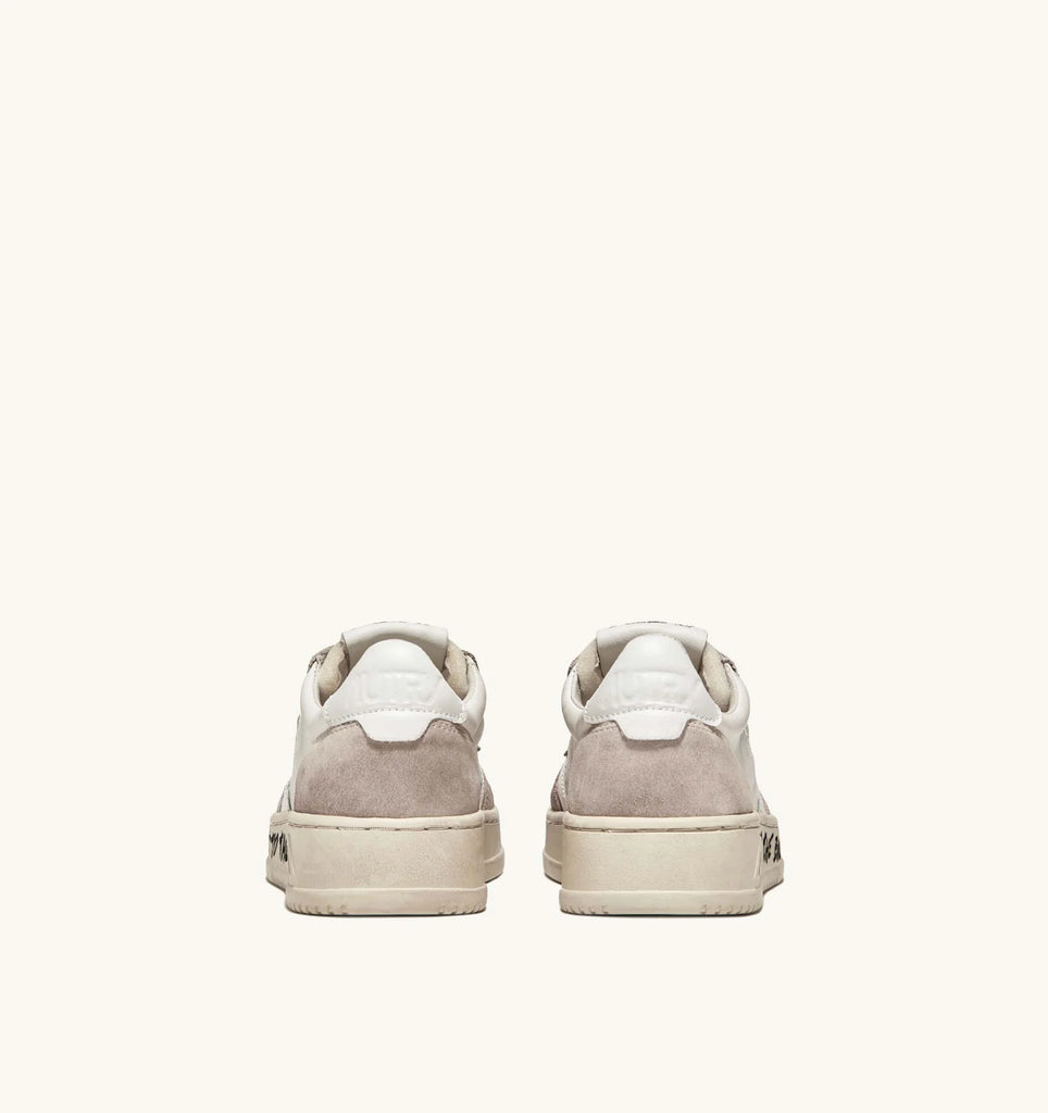 AUTRY ACTION SHOES Sneakers Medalist Low in pelle e suede bianco
