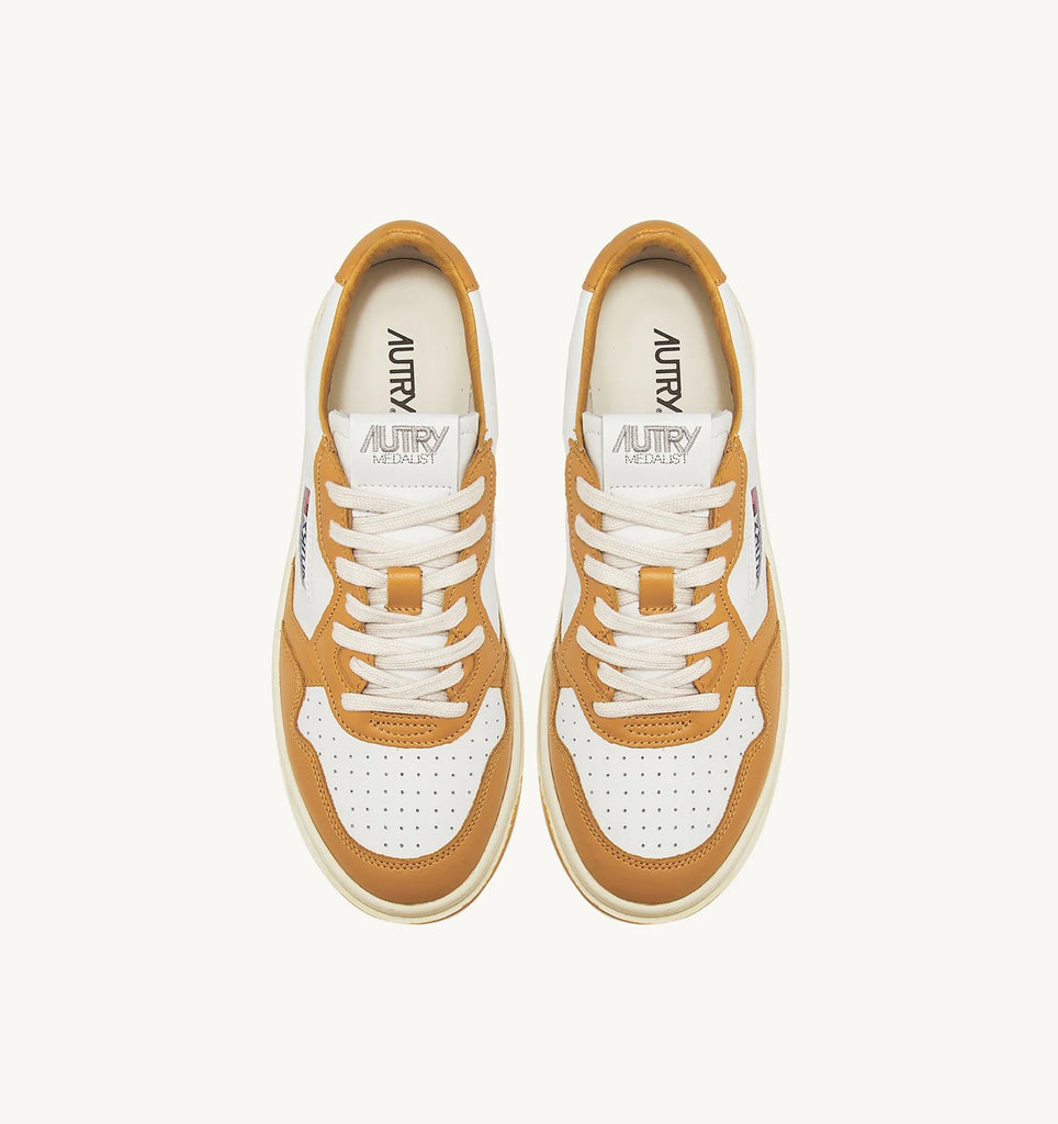 AUTRY ACTION SHOES Sneakers Medalist Low in pelle bianco giallo
